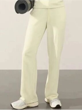 Athleta Seasoft Midrise Pant in Glow Yellow